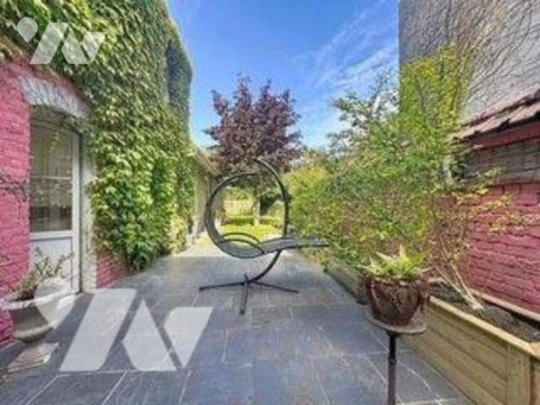 MALO LES BAINS
SECTEUR PLAGE
MAISON FAMILIALE
rdc
Entrée carrelée (13,20 m²), salon (22 m²)...