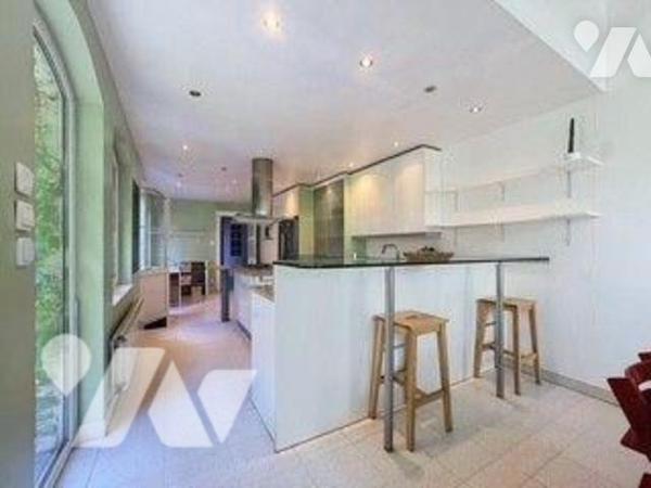 MALO LES BAINS
SECTEUR PLAGE
MAISON FAMILIALE
rdc
Entrée carrelée (13,20 m²), salon (22 m²)...