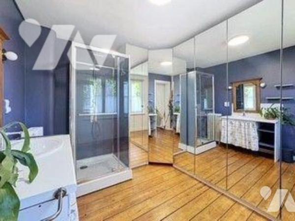 MALO LES BAINS
SECTEUR PLAGE
MAISON FAMILIALE
rdc
Entrée carrelée (13,20 m²), salon (22 m²)...