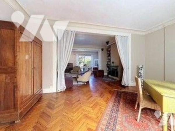 MALO LES BAINS
SECTEUR PLAGE
MAISON FAMILIALE
rdc
Entrée carrelée (13,20 m²), salon (22 m²)...