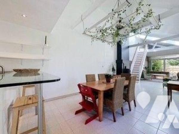 MALO LES BAINS
SECTEUR PLAGE
MAISON FAMILIALE
rdc
Entrée carrelée (13,20 m²), salon (22 m²)...
