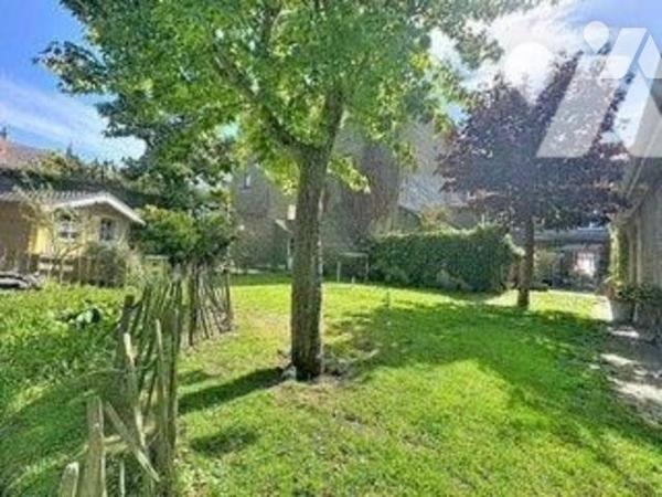 MALO LES BAINS
SECTEUR PLAGE
MAISON FAMILIALE
rdc
Entrée carrelée (13,20 m²), salon (22 m²)...