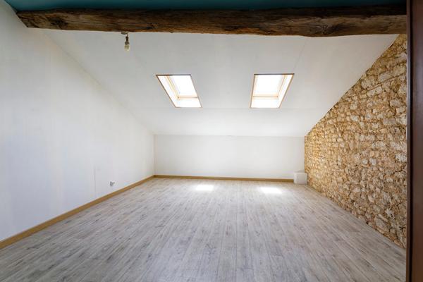 Maison de village à vendre 4 pièces - VARAIGNES (24)