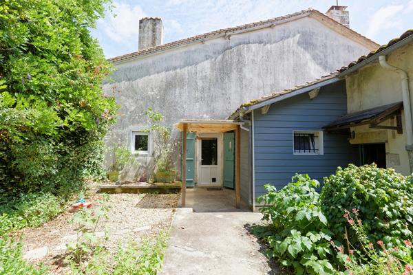 Maison de village à vendre 4 pièces - VARAIGNES (24)