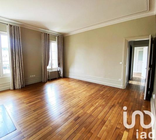 Maison traditionnelle 13 pièces de 445 m² à Tours (37000)