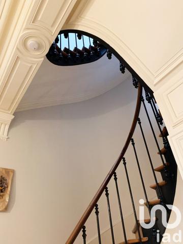 Maison traditionnelle 13 pièces de 445 m² à Tours (37000)