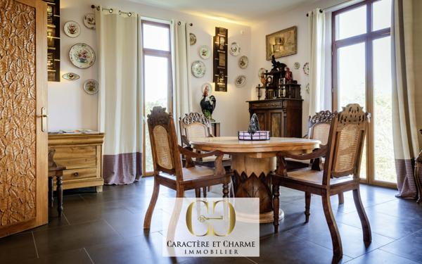 Sarlat-la-Canéda (24200) Villa d'architecte. Atypique et ethnique: 280 m2 hab sur 2700 m2 de terrain.