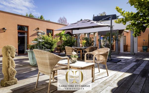 Sarlat-la-Canéda (24200) Villa d'architecte. Atypique et ethnique: 280 m2 hab sur 2700 m2 de terrain.