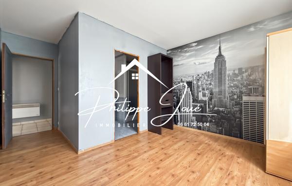 Murs Et Fonds De Commerce de 836 m²