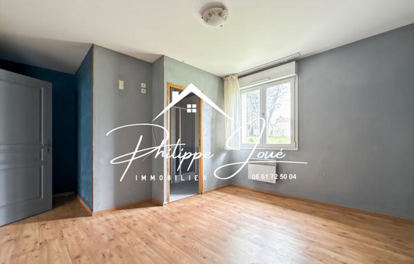 Murs Et Fonds De Commerce de 836 m²