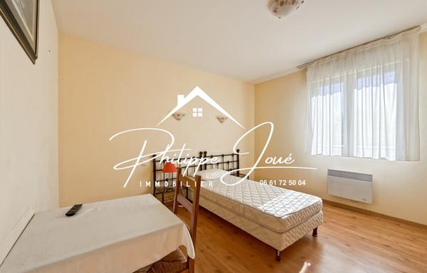 Murs Et Fonds De Commerce de 836 m²