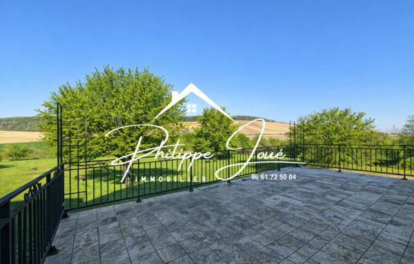 Murs Et Fonds De Commerce de 836 m²