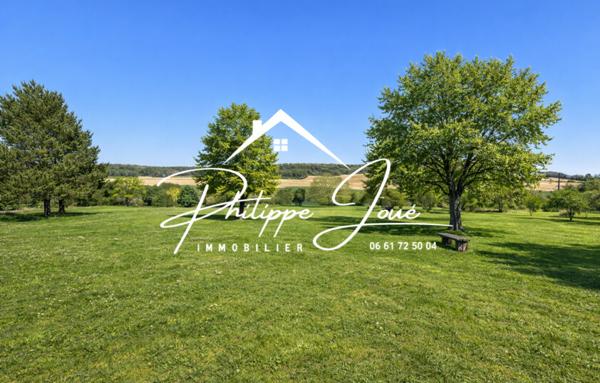 Murs Et Fonds De Commerce de 836 m²