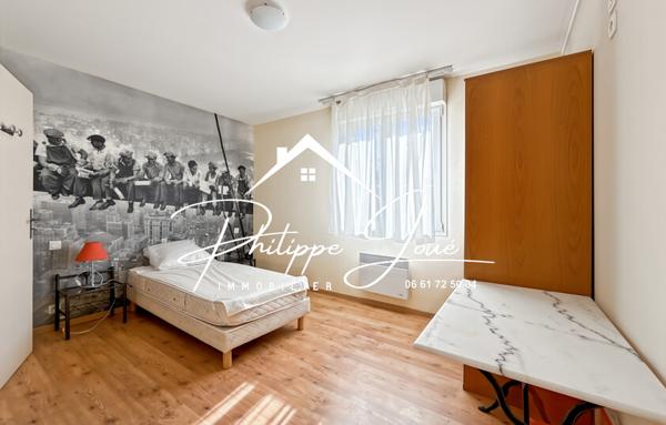 Murs Et Fonds De Commerce de 836 m²