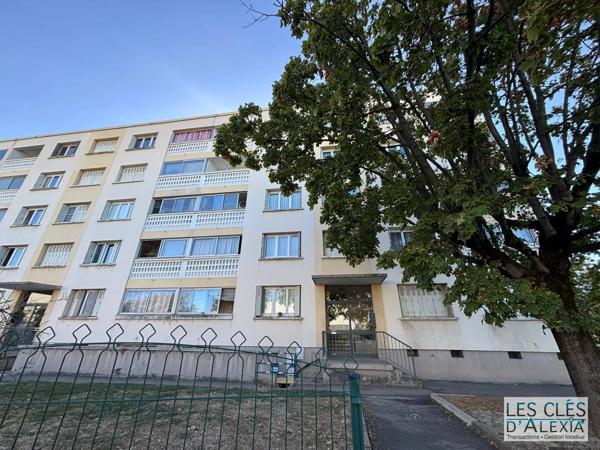 T3 - VILLEURBANNE - TRAVERSANT DE 58,31 M² – VUE DÉGAGÉE - AVEC CAVE ET PARKING
