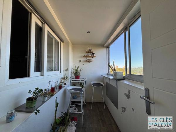 T3 - VILLEURBANNE - TRAVERSANT DE 58,31 M² – VUE DÉGAGÉE - AVEC CAVE ET PARKING