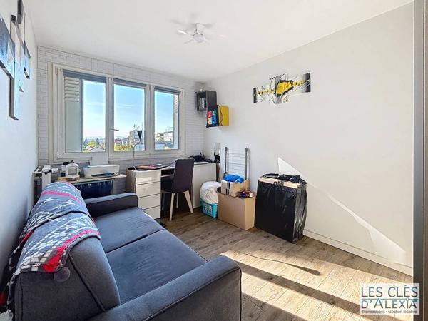 T3 - VILLEURBANNE - TRAVERSANT DE 58,31 M² – VUE DÉGAGÉE - AVEC CAVE ET PARKING