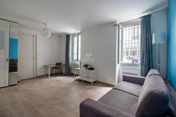PARIS 17EME - METRO BROCHANT ET GUY MOQUET - RUE DES MOINES. €215 000 ** - Référence 6587-AH