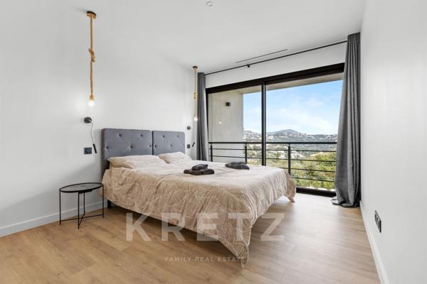 Sainte-Maxime, Villa récente au Sémaphore.