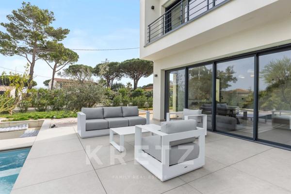 Sainte-Maxime, Villa récente au Sémaphore.