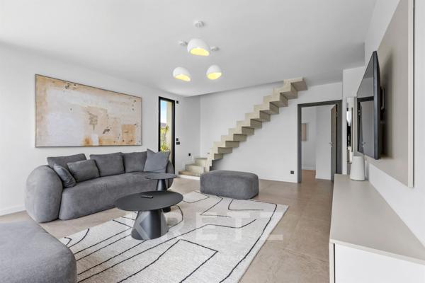 Sainte-Maxime, Villa récente au Sémaphore.