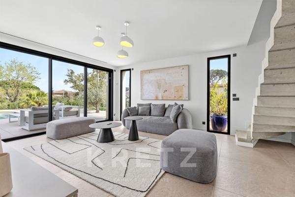 Sainte-Maxime, Villa récente au Sémaphore.