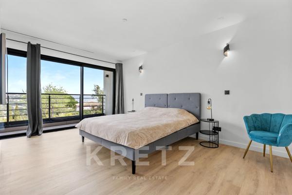 Sainte-Maxime, Villa récente au Sémaphore.