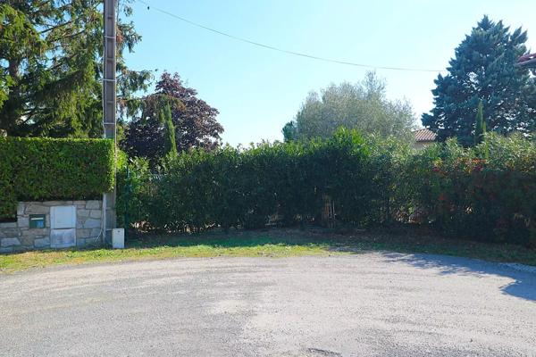 TERRAIN CONSTRUCTIBLE DE 713 M2