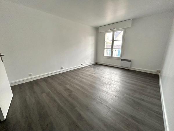 Appartement 3 pièce(s) 69 m2 €369 000 ** - Référence 8962