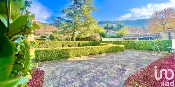 Maison 5 pièces de 140 m² à Saint-Paul-Trois-Châteaux (26130)