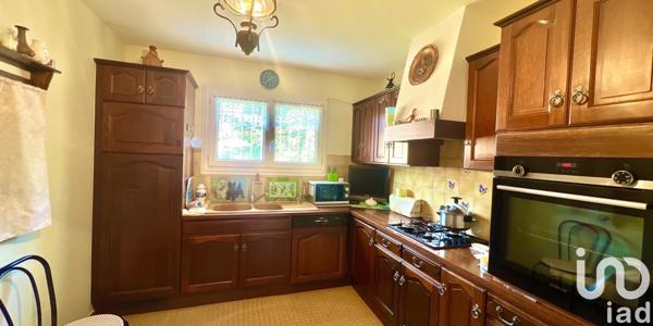 Maison 5 pièces de 140 m² à Saint-Paul-Trois-Châteaux (26130)