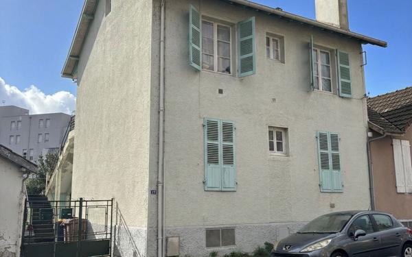 Maison à vendre    5 pièces •  Pau