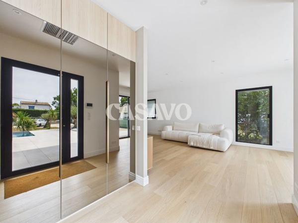Vente Maison 5 pièces de 152m² - 33850 Léognan