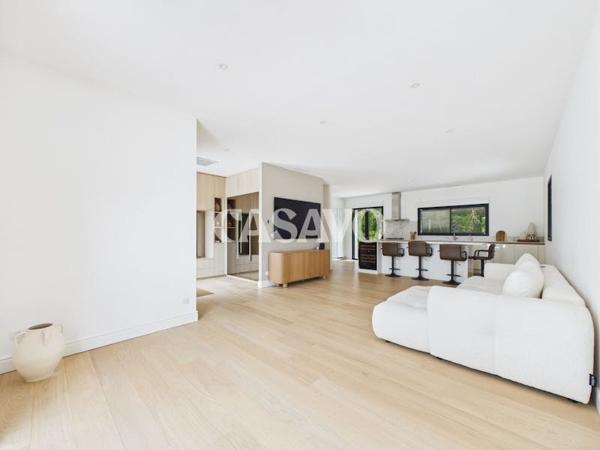 Vente Maison 5 pièces de 152m² - 33850 Léognan