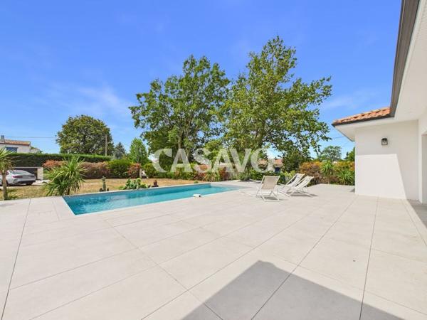 Vente Maison 5 pièces de 152m² - 33850 Léognan