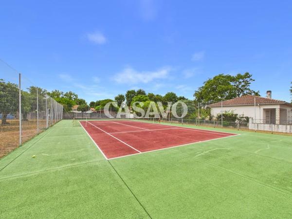 Vente Maison 5 pièces de 152m² - 33850 Léognan