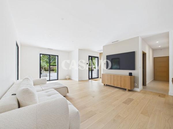 Vente Maison 5 pièces de 152m² - 33850 Léognan