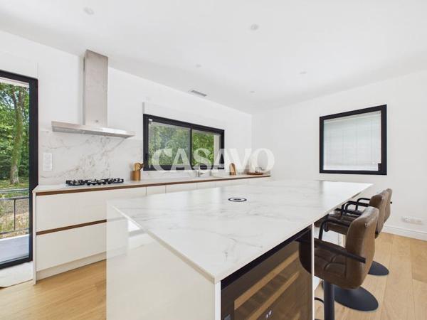 Vente Maison 5 pièces de 152m² - 33850 Léognan