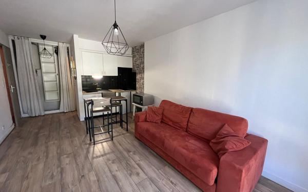 Appartement à vendre    1 pièce • 25,40 m2 Étréchy