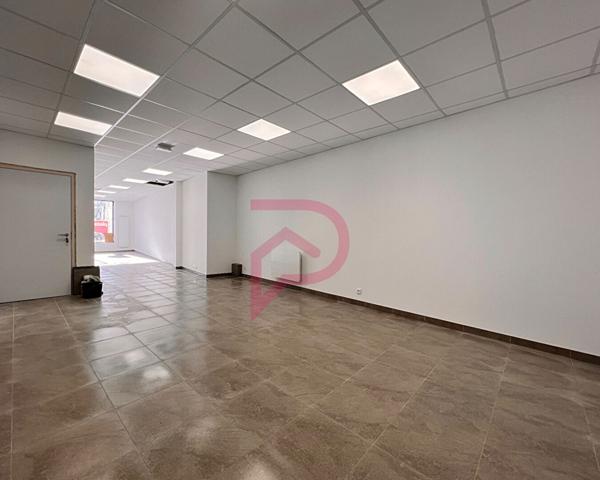 Local commercial 2 pièces 71 m2