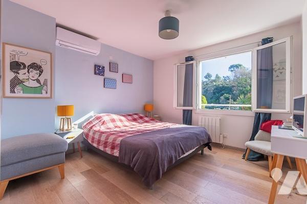 Charmante maison lumineuse avec jardin sans vis-à-vis, 3 chambres, garage proche commerces et écoles