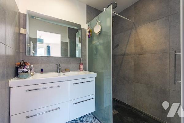 Charmante maison lumineuse avec jardin sans vis-à-vis, 3 chambres, garage proche commerces et écoles