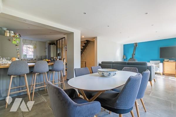 Charmante maison lumineuse avec jardin sans vis-à-vis, 3 chambres, garage proche commerces et écoles