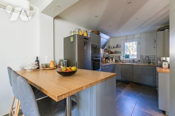 Charmante maison lumineuse avec jardin sans vis-à-vis, 3 chambres, garage proche commerces et écoles