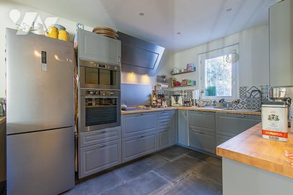 Charmante maison lumineuse avec jardin sans vis-à-vis, 3 chambres, garage proche commerces et écoles