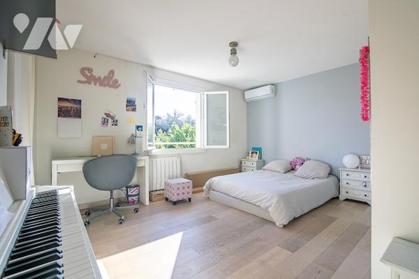 Charmante maison lumineuse avec jardin sans vis-à-vis, 3 chambres, garage proche commerces et écoles