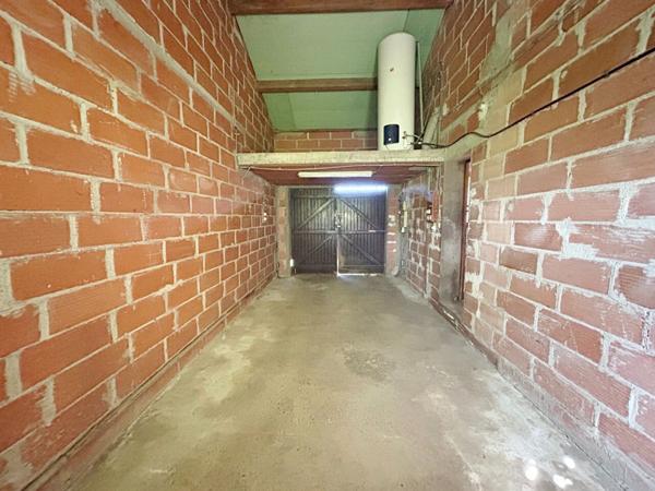 Maison Daux 5 pièce(s) 100 m2 sur 1500 m² de terrain constructible.