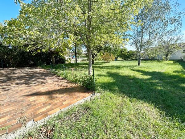 Maison Daux 5 pièce(s) 100 m2 sur 1500 m² de terrain constructible.