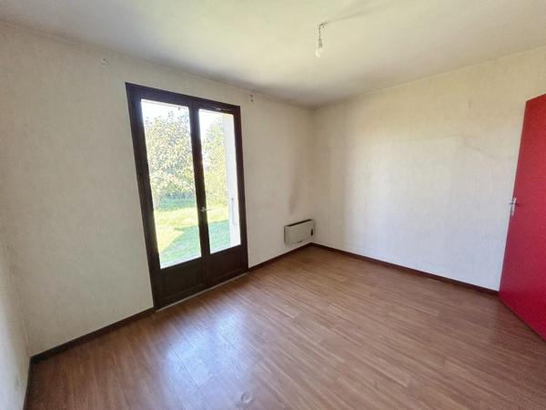 Maison Daux 5 pièce(s) 100 m2 sur 1500 m² de terrain constructible.