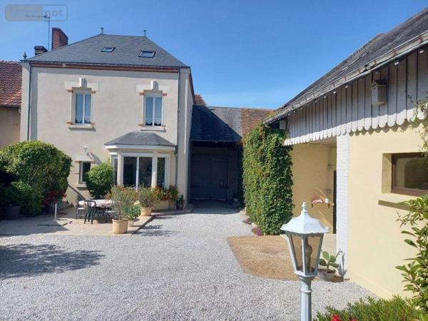 Maison de maître à vendre à Bonnétable dans la Sarthe (72110), ref : 079/1956